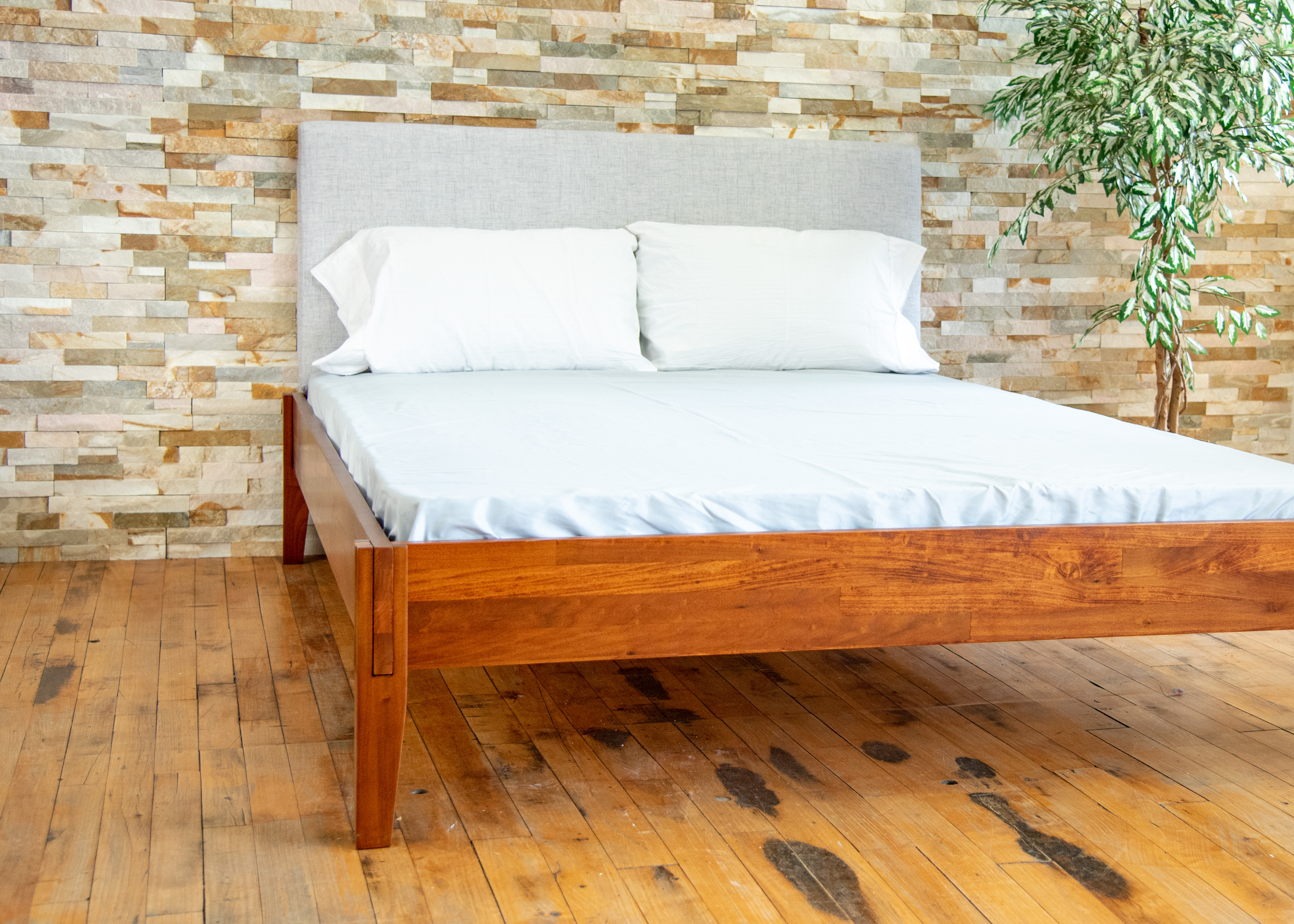 Quagga Designs Rustic Bed Frame